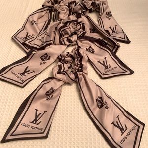 Double sided luxury hair tie, ribbon, scrunchy, poney tail